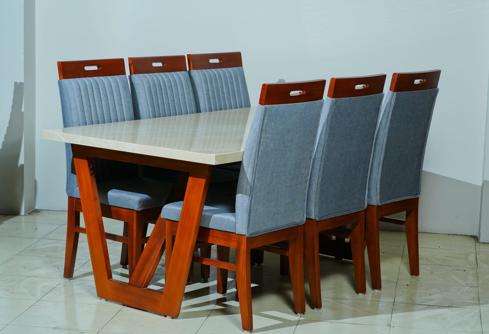 Lagro Furniture+Dining Table